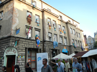Danzica Centro Storico Pupazzi in facciata